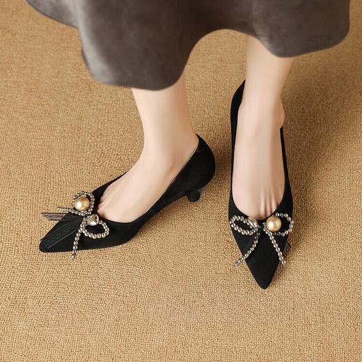 【预售5天】绒面细跟时尚单鞋，珍珠蝴蝶结浅口尖头女鞋MLS&A858 商品图3