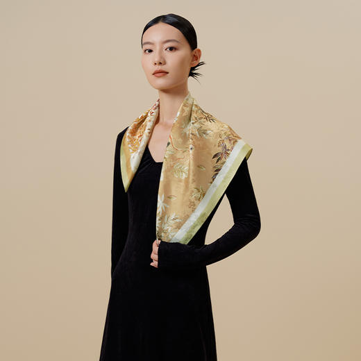 万事利“枫林晚”65厘米双面印花中方巾 商品图0