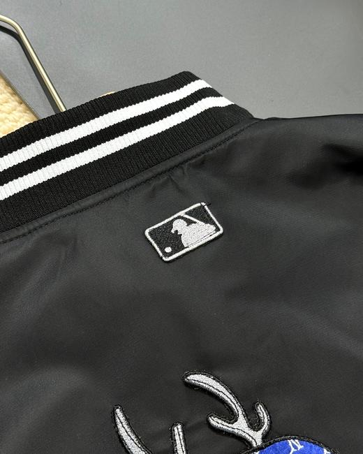 点此购买 MLB洋基队龙年限定男女情侣款飞行夹克外套 LL 295556 商品图9