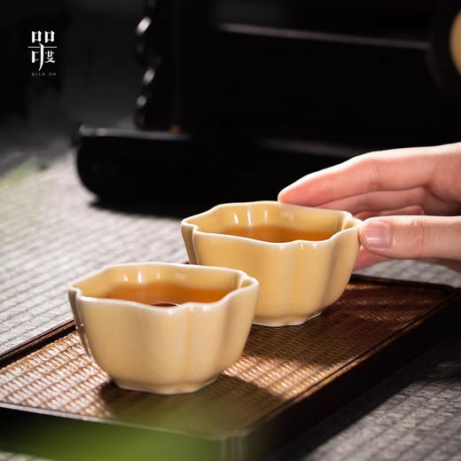 问鼎器度汝窑四叶杯 商品图2