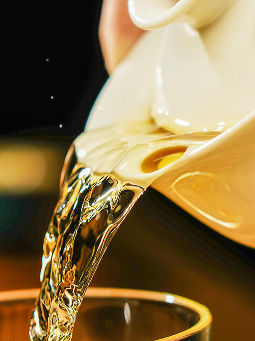 【天宫】36个山头村寨拼配创世配方，只为做传世荣耀作品 普洱茶生茶 品鉴收藏之佳选357克/饼 5饼/提  商品图6