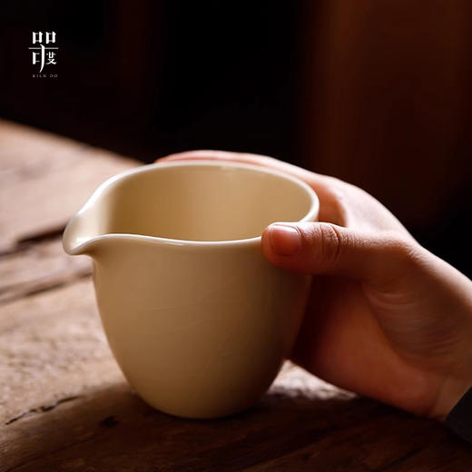 问鼎器度汝窑雍雅公杯 商品图2