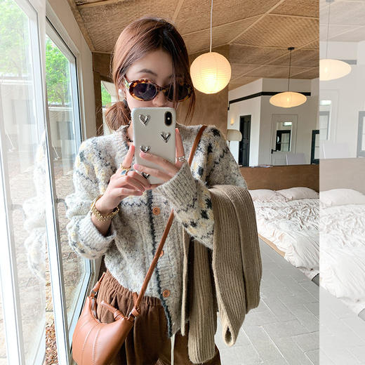 <曾小咸推荐>时尚百搭民族风灰杏色圆领毛衣开衫 商品图2