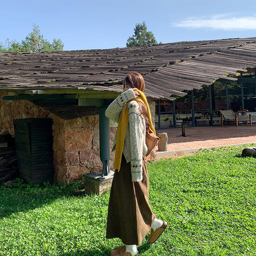 <曾小咸推荐>时尚百搭民族风灰杏色圆领毛衣开衫 商品图1