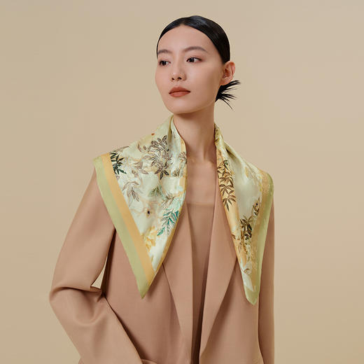 万事利“枫林晚”65厘米双面印花中方巾 商品图1