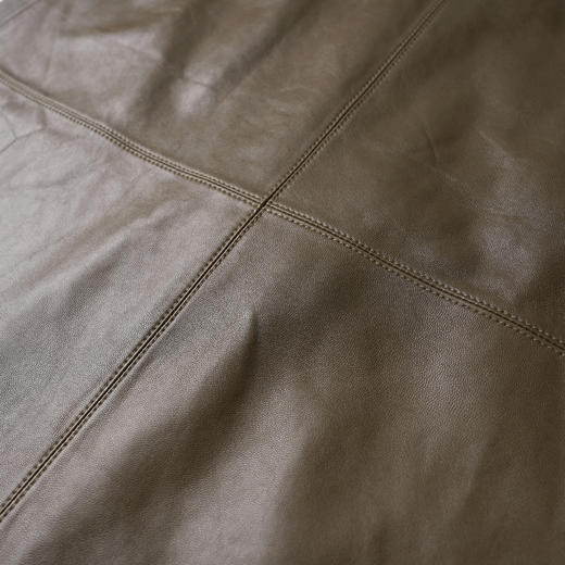 ROMI STUDIO “棕标甄选” 半植鞣无涂层粒面羊皮A字半裙24AFQ033 商品图4