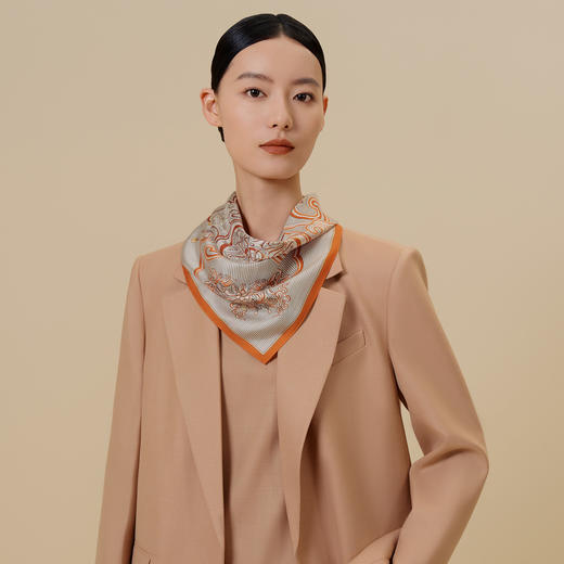 万事利“云锦华裳”51厘米双面印花小方巾 商品图0