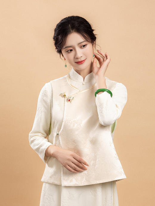 荷言HEYEN 遥听秋水 榴花锦簇暗纹真丝羊毛马甲宋锦包扣 商品图0