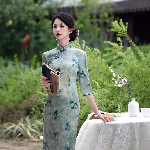 长袖改良优雅，丝绒印花素雅旗袍GR3056 商品图2