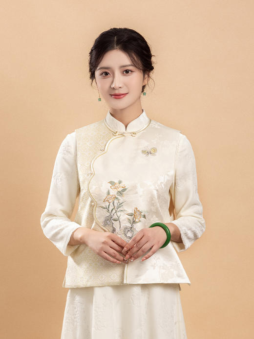 荷言HEYEN 云鬓花朝 织金宋锦丝毛拼接花瓣襟刺绣新中式高定马甲 商品图0