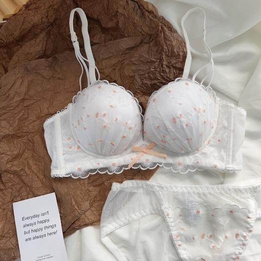 日系性感蕾丝内衣女平胸专用小胸聚拢显大透气点缀小花朵文胸套装 商品图0