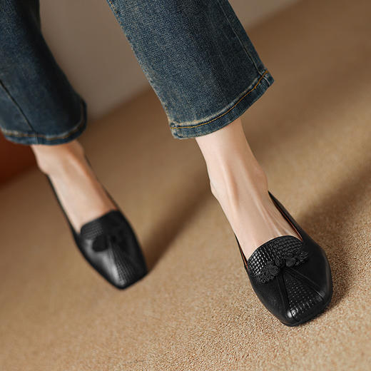 OLD2913单鞋女2024年新款法式方头珍珠花朵粗跟中跟拼色一脚蹬浅口瓢鞋子 商品图2