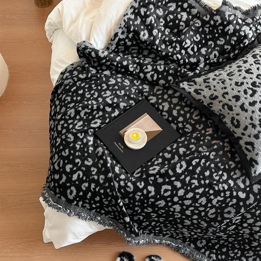 自然醒貂绒毛毯都市系列高级感毛毯轻奢卧室沙发盖毯秋冬保暖办公午睡加厚毯子MT 商品图4