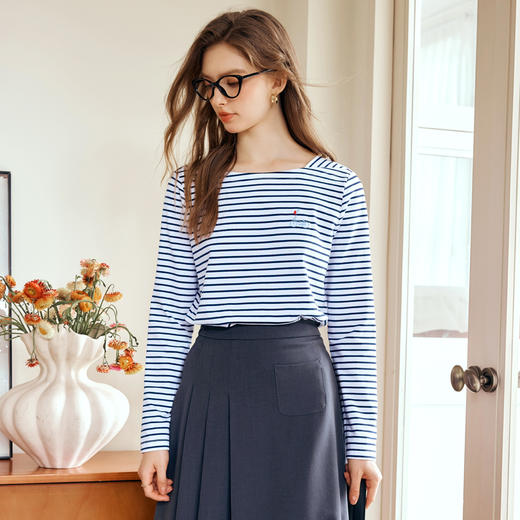 
OLrain欧芮儿条纹长袖T恤女秋季2024年新款设计感一字领休闲上衣 商品图1
