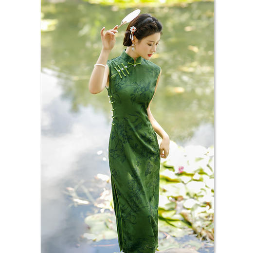 SYK66590 时尚改良新中式长款绿色无袖旗袍2024夏季新款年轻女士旗袍 商品图2