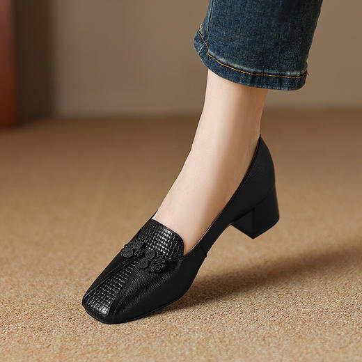 OLD2913单鞋女2024年新款法式方头珍珠花朵粗跟中跟拼色一脚蹬浅口瓢鞋子 商品图3