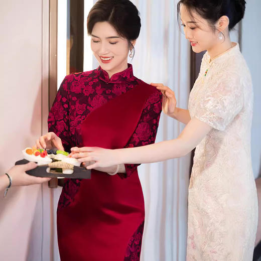 LHS喜婆婆婚宴装敬酒服订婚喜服2024秋新款婚礼妈妈礼服旗袍连衣裙女 商品图2