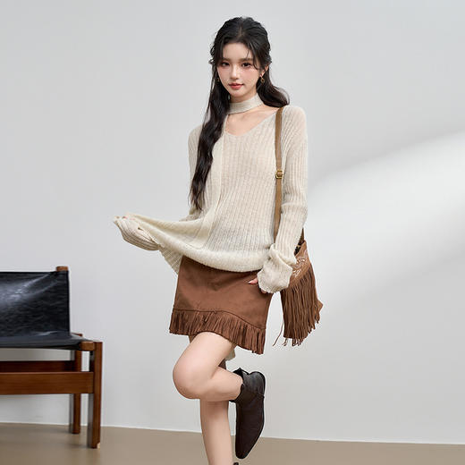 西遇挂脖设计感毛针织衫女秋季新款松弛感薄款法式气质上衣M0043100 商品图3