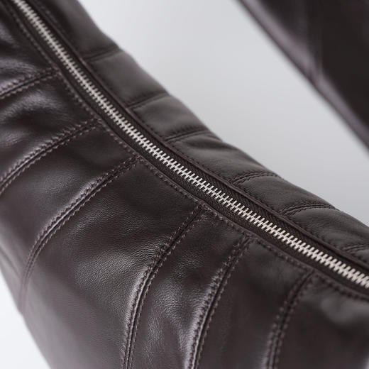 ROMI STUDIO“法式优雅”全粒面羊皮大容量单肩斜挎牛角包 434TS007 商品图2