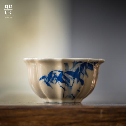 问鼎器度汝窑鹅黄青花宝相杯（梅）（兰）（竹）（菊）（山茶） 商品图4