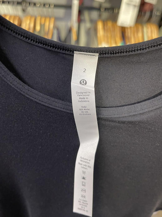 Lululemon Shoulder Cut-Out 女士莫代尔丝质混纺微紧身瑜伽T恤 商品图3