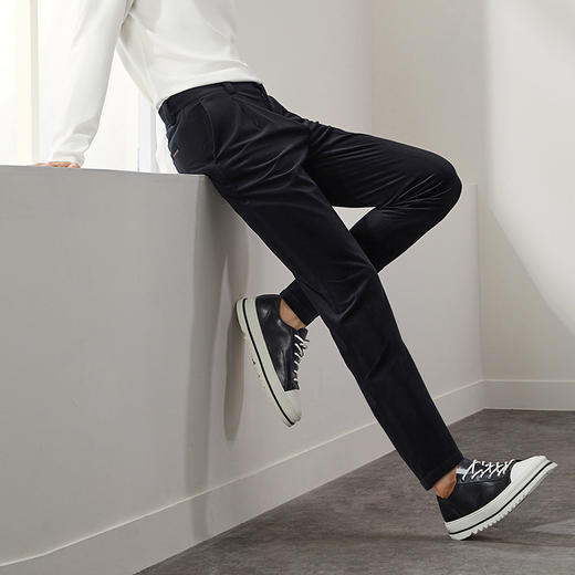 柒牌男装九分裤男锥形休闲裤2024秋冬新款时尚百搭黑色丝绒萝卜裤	127H72460 商品图1