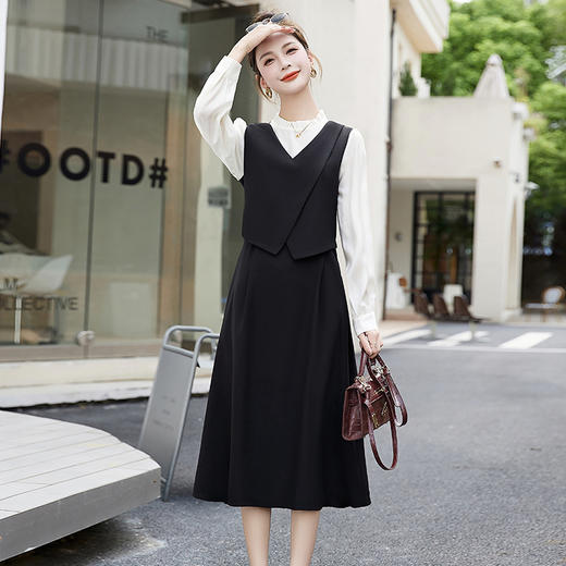 2024秋季新款圆领小个子减龄显长裙时尚拼接假两件连衣裙HR- HANYUSHE2366 商品图3