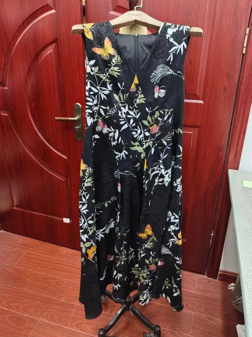 漆黑色连衣裙HJ2S56 商品图0