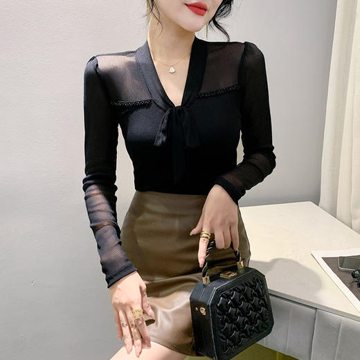 MZ1547蝴蝶结长袖t恤女秋装设计感钉珠修身显瘦内搭打底衫v领网纱上衣潮 商品图3