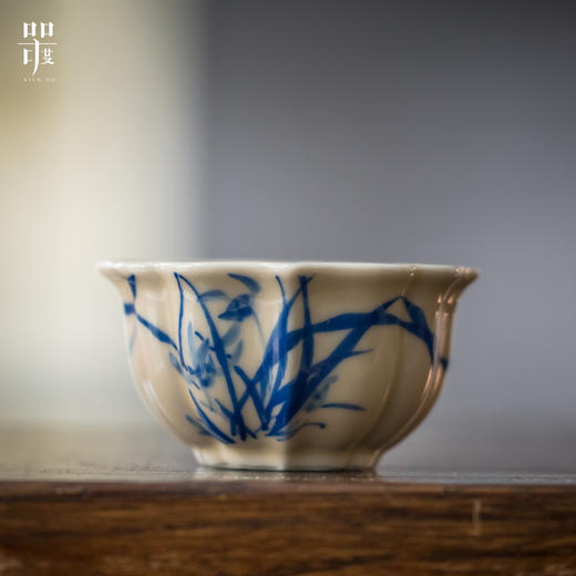 问鼎器度汝窑鹅黄青花宝相杯（梅）（兰）（竹）（菊）（山茶） 商品图1