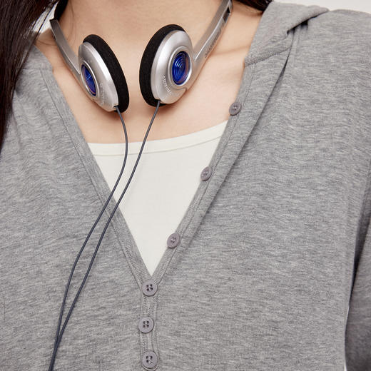 【严选】【叠叠乐】诗凡黎灰色假两件连帽针织衫2024秋新款设计感套头上衣7F9300771 商品图3