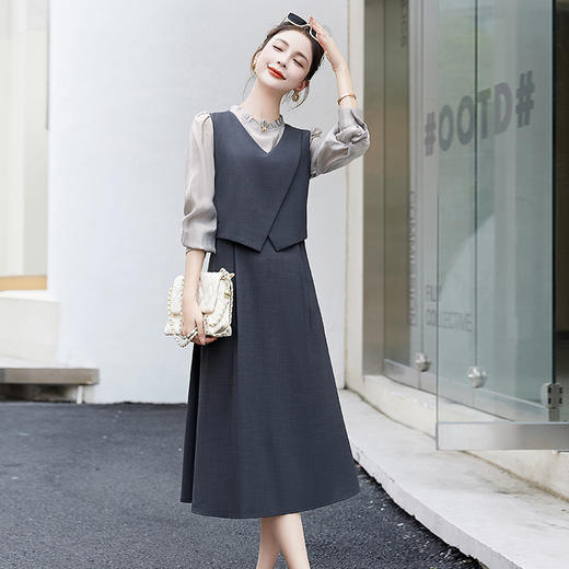 2024秋季新款圆领小个子减龄显长裙时尚拼接假两件连衣裙HR- HANYUSHE2366 商品图1