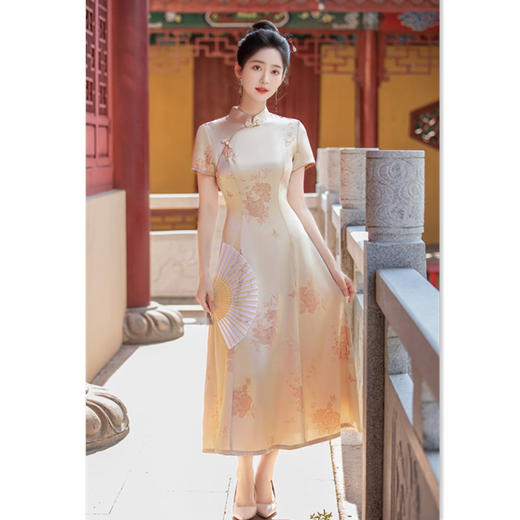 2024秋新款日常可穿时尚现代改良新中式丝光缎长款旗袍大摆裙SYK20968 商品图3