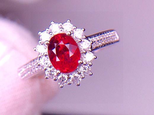 1.05克拉红宝石戒指 商品图0