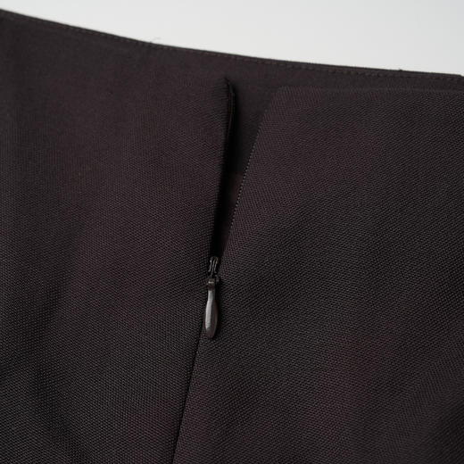 ROMI STUDIO “率性从容” 羊毛混纺肤感后开叉直身H型半裙431X3086 商品图4