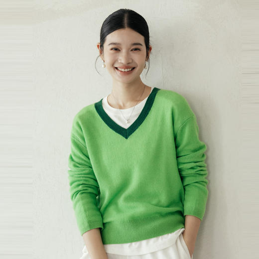 绽放旅行女装550朵/早秋重磅山羊绒v领撞色领口拼接套头针织衫 商品图3