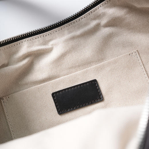 ROMI STUDIO“法式优雅”全粒面羊皮大容量单肩斜挎牛角包 434TS007 商品图3