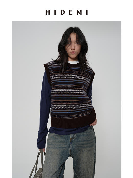 HIDEMI 进口澳洲美利奴羊毛手绘花型设计感极简圆领廓形毛织针织马甲背心 军绿棕/棕蓝灰 商品图6