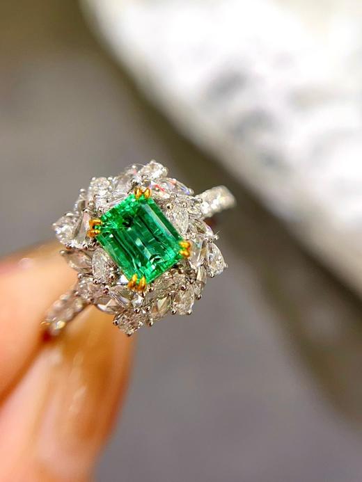 0.8克拉祖母绿戒指 商品图0