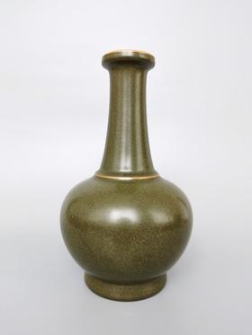 茶叶末釉长颈瓶