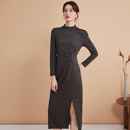 EITIE爱特爱秋季新款优雅显瘦裙摆开叉连衣裙7507242 商品图3