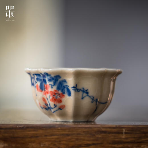 问鼎器度汝窑鹅黄青花宝相杯（梅）（兰）（竹）（菊）（山茶） 商品图3