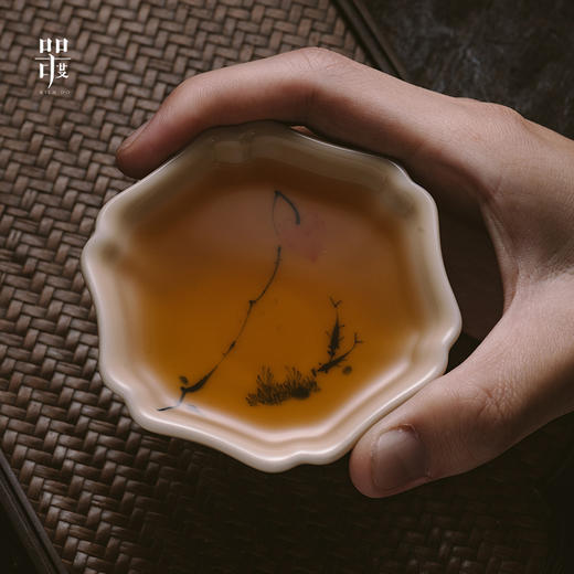 问鼎器度汝窑鹅黄青花葵盏杯（竹鸟）（松下棋谈）（缺货）（鱼戏青莲）（缺货） 商品图1