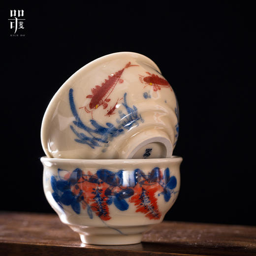 问鼎器度汝窑鹅黄青花闲意杯（芭蕉锦鸡）闲意杯（芙蓉锦鸡）（缺货）闲意杯（锦鳞碧波）（缺货）闲意杯（藤萝萦萦）（缺货） 商品图2