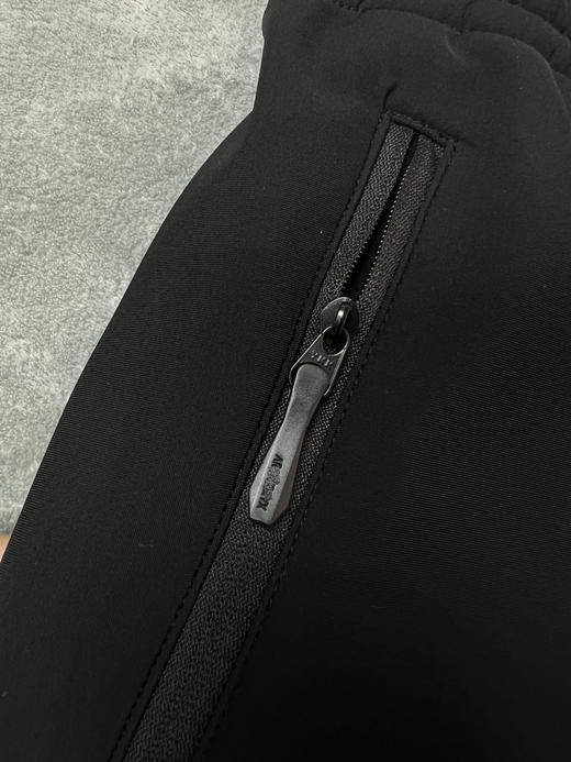 鸟 2024秋季新款 男士 加绒立体舒适刺绣小标拼接软壳休闲长裤 Z-11955 商品图11