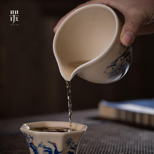 问鼎器度汝窑鹅黄青花雍雅公杯（山水）（缺货）（写意喜上红梅） 商品图4