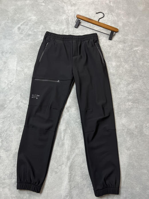 鸟 2024秋季新款 男士 加绒立体舒适刺绣小标拼接软壳休闲长裤 Z-11955 商品图5