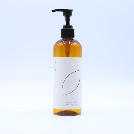 茶仕利 白茶活悦柔润身体乳 330ml 商品图0