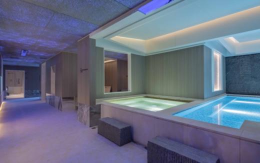 【春熙路·汤悦温泉汗蒸生活馆】轻度假一站式体验！仅¥119享1大1小20小时亲子净桑门票，汤泉/桑拿/汗蒸/岩盐浴/石板浴/火山浴/电影院/星空休息…休闲好去处！ 商品图2