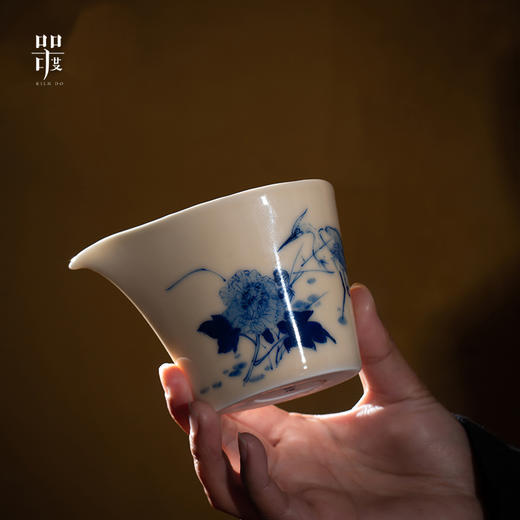 问鼎器度汝窑鹅黄青花露华公杯（鹤舞牡丹）（缺货） 商品图4